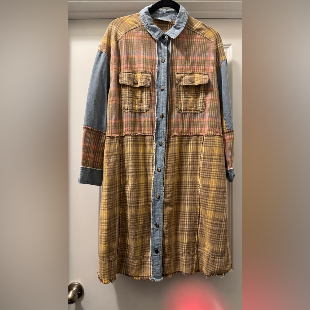 Blue b. Collection Brown and Gray Button Down Shirt